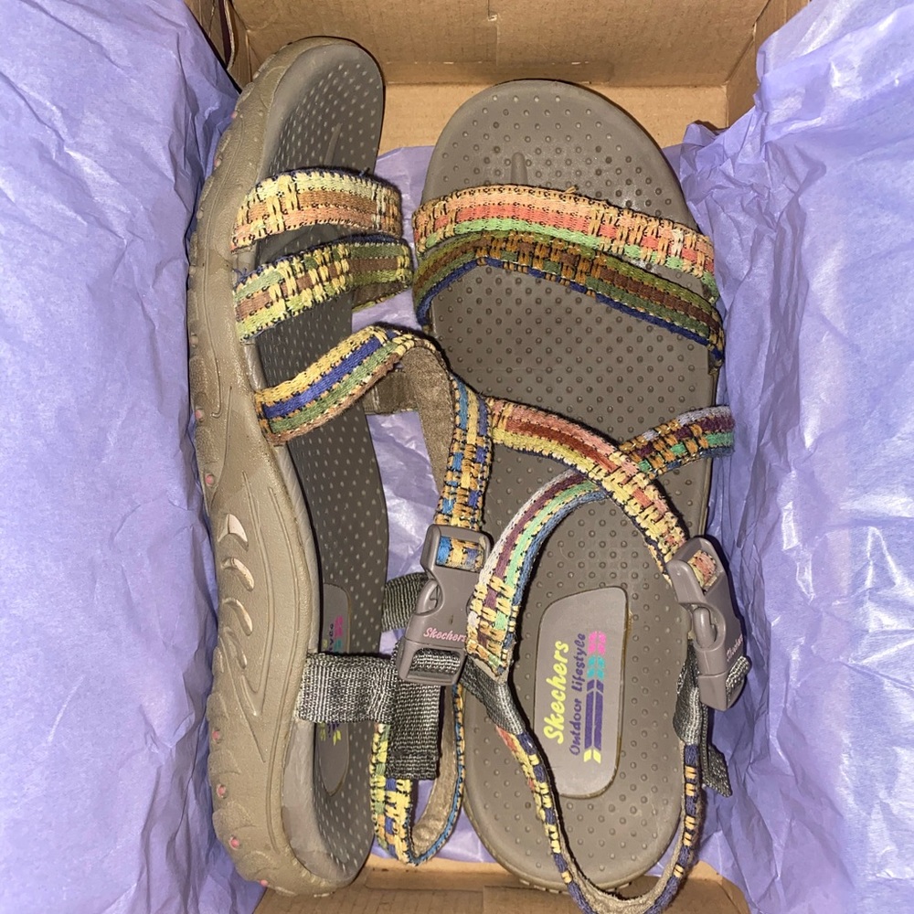 STRAPPY OUTDOOR SANDALS